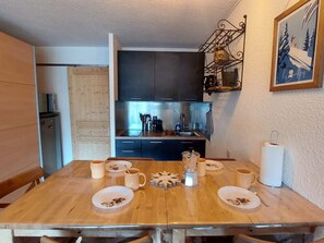 Fridge, microwave, dishwasher - Renovated studio in Les Deux Alpes, near slopes, sleeps 4 (Les Deux Alpes)