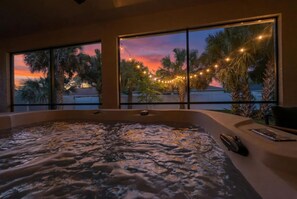 Interior - Soak, Play, Ride & Beach — Your Florida Escape (Palm Coast)