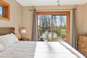 3 bedrooms, travel crib, free WiFi, bed sheets - Sandy Shallows on North Long Lake (Brainerd)