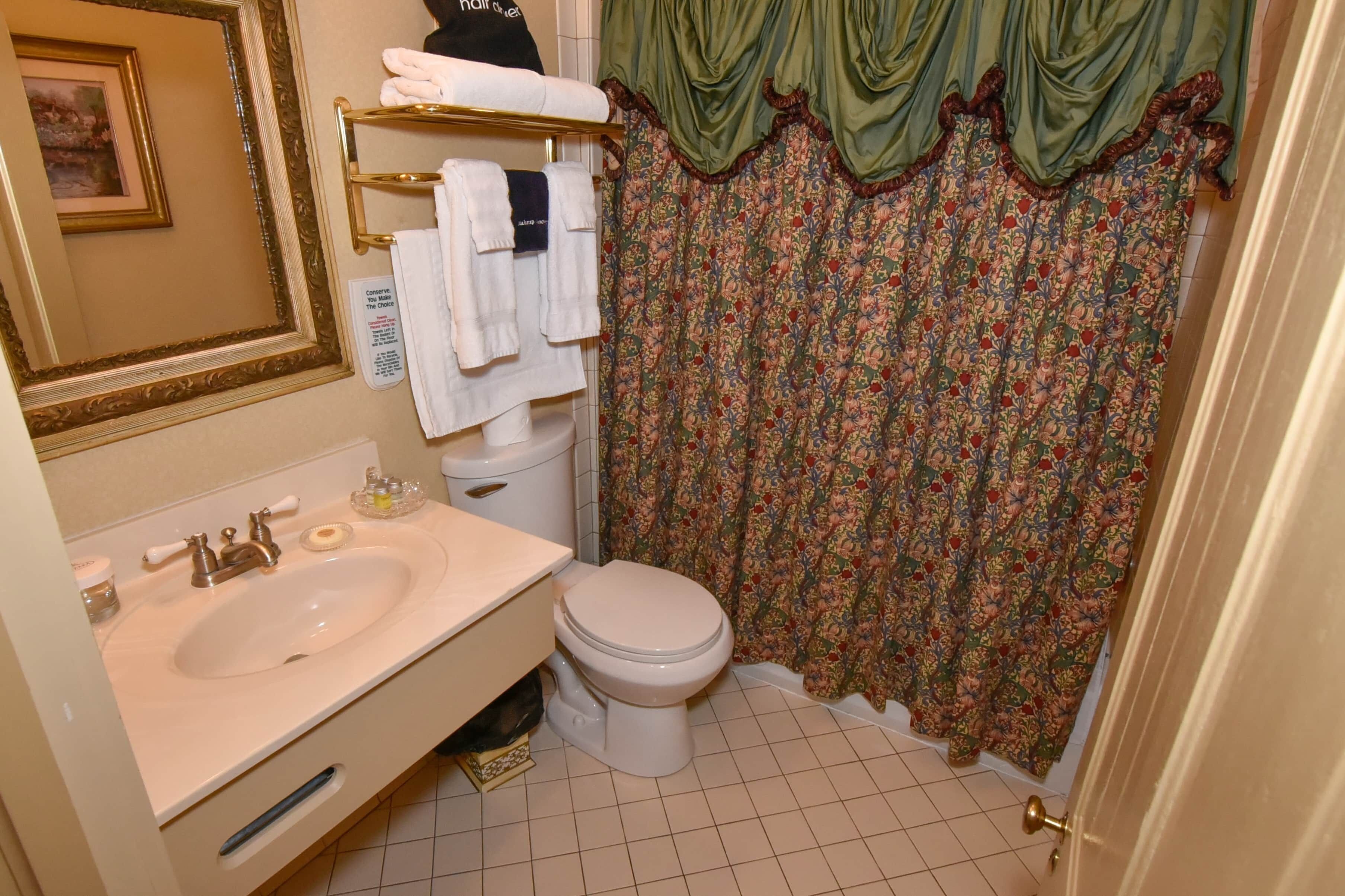 Sample Room Bathroom with Tub