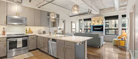 Apartment (2 Bedrooms) | Private kitchen | Microwave, oven, stovetop, dishwasher