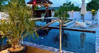 Elephant House and Pool Villas #2 1-bedroom king size bed villa with AC