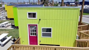 المنطقة المحيطة بالمنشأة