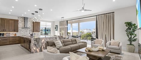 Televisión y chimenea