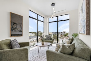 TV, fireplace - Oyster Cluster Vacation Home (Fort Myers Beach)