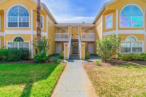 Exterior - It's All NEW & Near Disney! Designer Kitchen, Sleeps 6, NO Steps, Patio, Pool (Kissimmee)