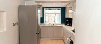 House - Sleeps 5 - Ensuite Bedrooms