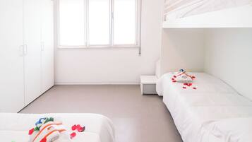 Bügeleisen/Bügelbrett, kostenloses WLAN, Bettwäsche