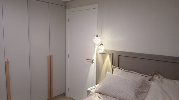 Apartamento básico | 2 quartos, Wi-Fi de cortesia