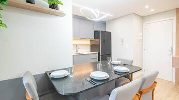 Basic Apartment | Dining