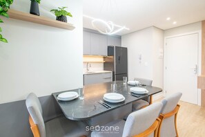 Basic Apartment | Dining