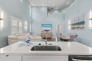 Rumah, Beberapa Tempat Tidur (Down da Road) | Interior