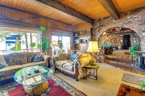 TV, fireplace, books, stereo