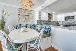 Dining - Steps to Sand! 8th-Floor North Myrtle Beach Condo (North Myrtle Beach)