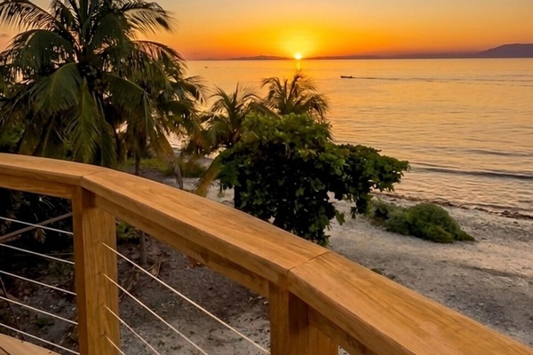 Quatro Vista Sunrise on the Suntan Deck