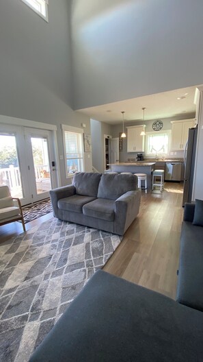 Smart TV - Perfect 3-bedroom house with AC on the 4x4 carova beach. (Corolla)