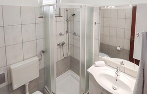 Shower - 1 bedroom amazing apartment in Turanj (Turanj)