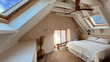 Fer et planche Ă repasser, Wi-Fi gratuit, draps fournis