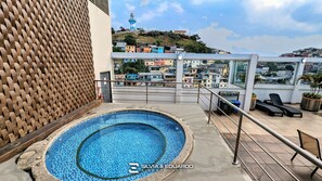 Pool - Puerto Santa Ana · 2 Suites · Pool, Jacuzzi & Gym · Self Check-in (Guayaquil)