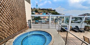 Pool - Puerto Santa Ana · 2 Suites · Pool, Jacuzzi & Gym · Self Check-in (Guayaquil)