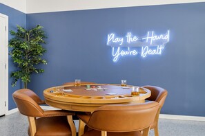 Dining - Game room, hot tub, SAUNA, cold plunge retreat! (Laurelville)