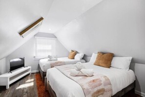 Desk, laptop workspace, free WiFi