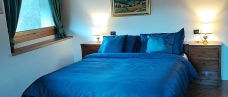 Desk, iron/ironing board, free WiFi, bed sheets
