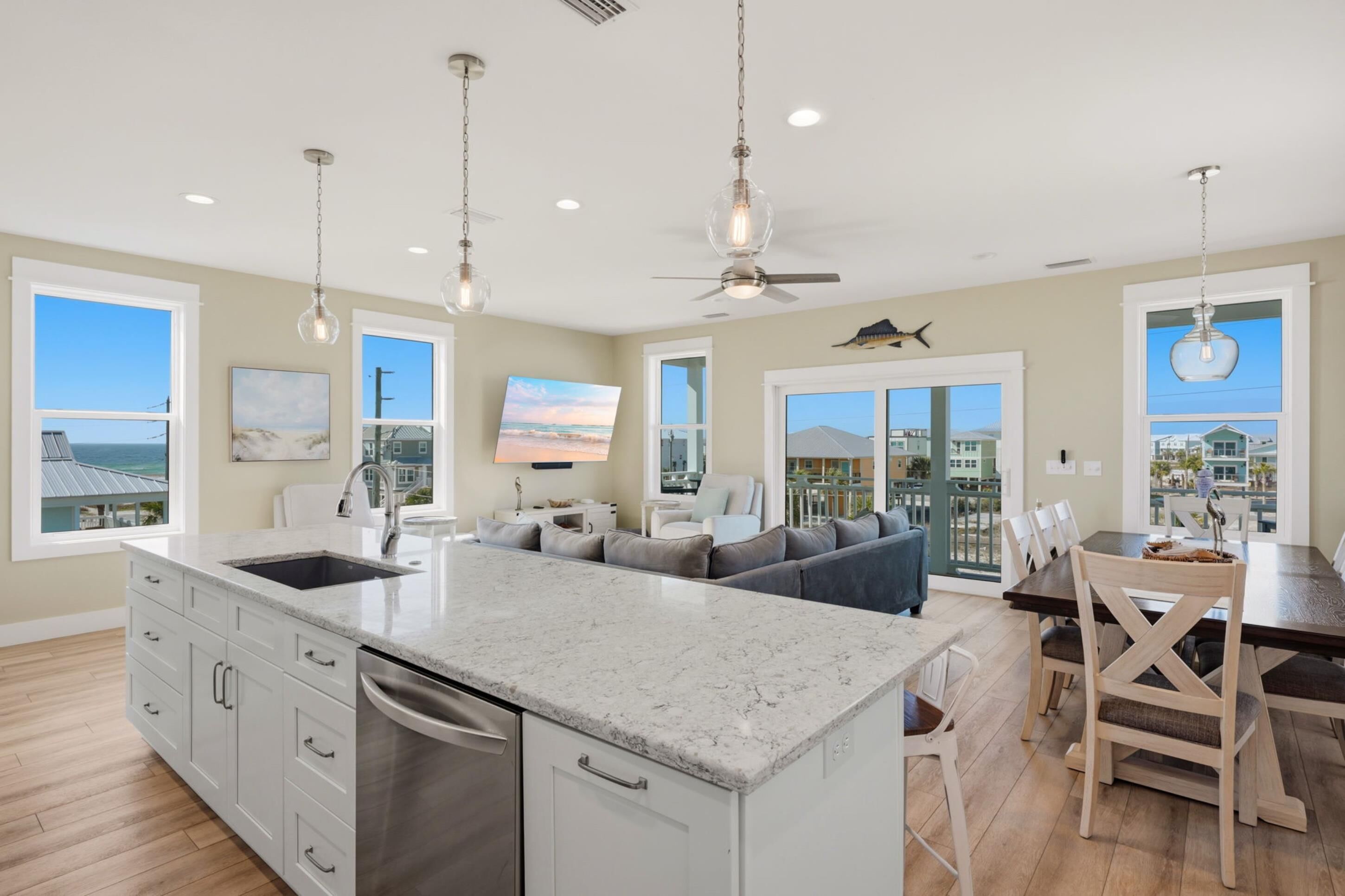 ハウス (4 Bedrooms) | 専用キッチン | 大型冷蔵庫、電子レンジ、オーブン、コーヒー / ティーメーカー