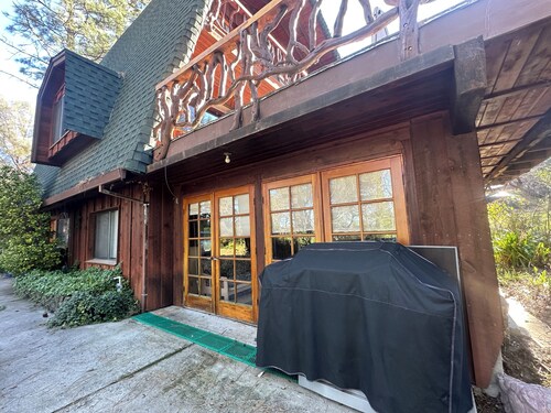 Beautiful large 850sq ft  1 - 2 bedroom apt at end of road in Rough and Ready