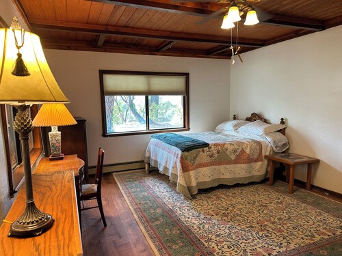 Beautiful large 850sq ft  1 - 2 bedroom apt at end of road in Rough and Ready