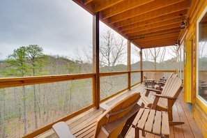 Property grounds - New Amazing View Cabin, 5 miles to Dollywood, 12 miles to Smokies, Sleeps 11 (Sevierville)