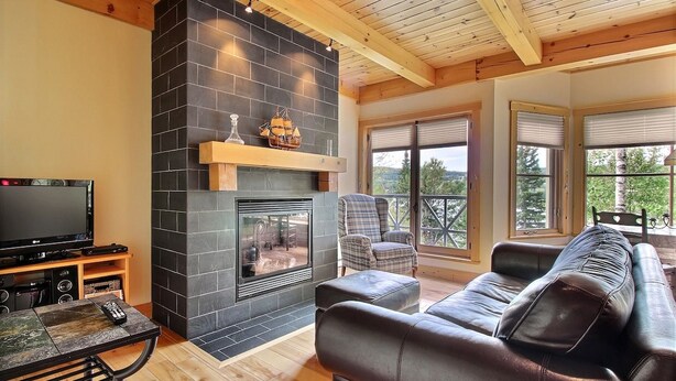 Living area - Luxury Suite with a View of Lake Pohénégamook (Pohénégamook)