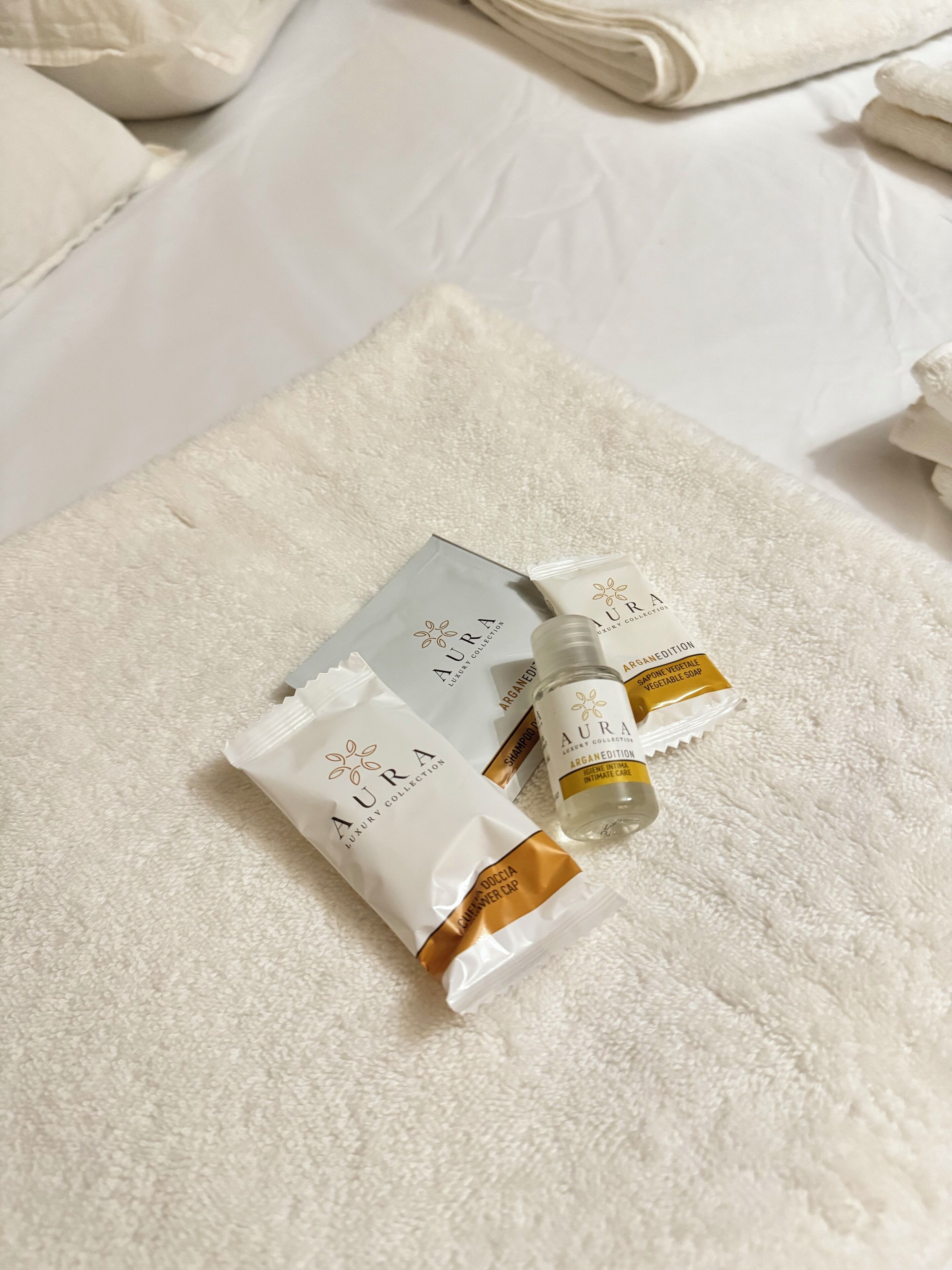 Haartrockner, Bidet, Handtücher, Seife