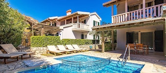 Amazing apartment in Palit with house sea view