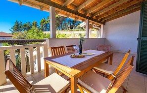 Outdoor dining - Amazing apartment in Palit with house sea view (Palit)