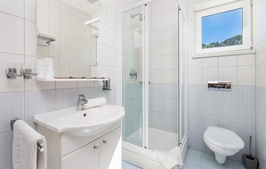 Shower - Amazing apartment in Palit with WiFi (Palit)