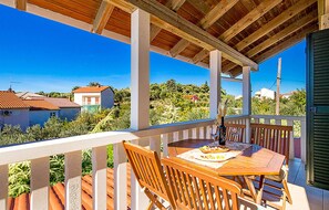 Outdoor dining - 1 bedroom amazing apartment in Banjol (Banjol)