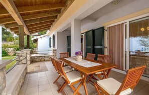 Outdoor dining - Stunning home in Kampor (Kampor)