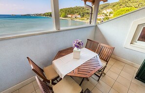 Outdoor dining - Lovely apartment in Kampor (Kampor)