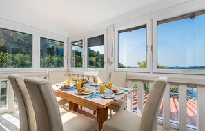 Dining - Lovely apartment in Kampor with swimming pool (Kampor)