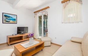 TV - Beautiful apartment in Kampor with WiFi (Kampor)