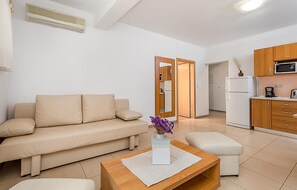 TV - Beautiful apartment in Kampor with WiFi (Kampor)