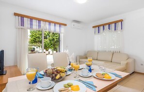 Dining - Gorgeous apartment in Kampor with WiFi (Kampor)
