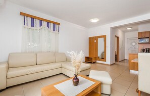 TV - Gorgeous apartment in Kampor with WiFi (Kampor)