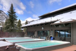 Outdoor spa tub - Benvenuti: Frisco Vacation Rental (Frisco)
