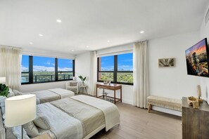 3 bedrooms, desk, iron/ironing board, travel cot - Luxury Tulum Inspired Bay View Beach Retreat 1621 (Miami Beach)