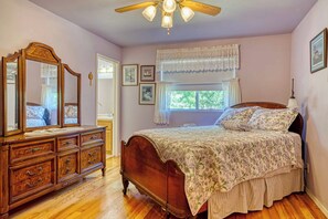 2 chambres, fer et planche à repasser, Wi-Fi, draps fournis