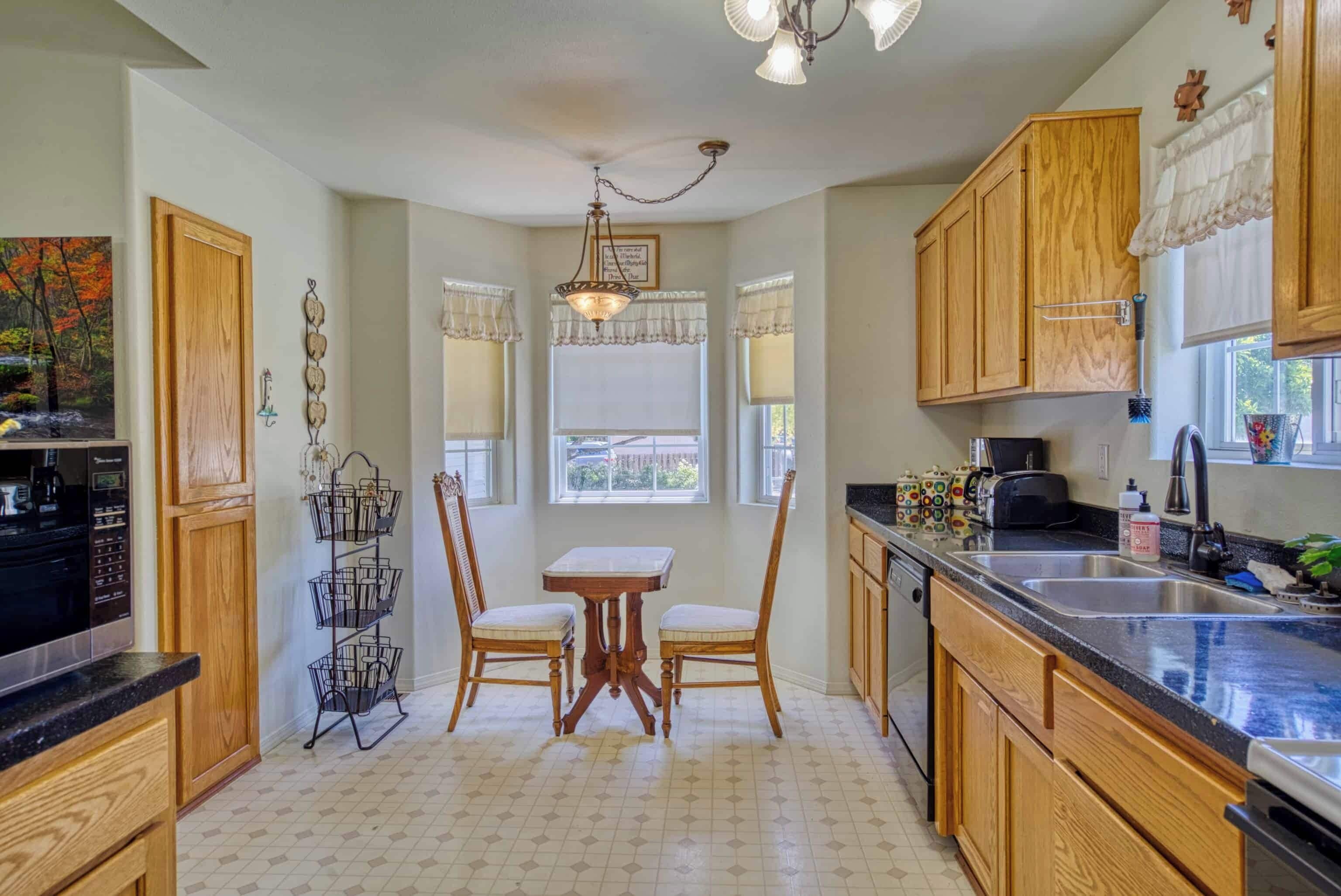 Micro-ondes, four, plaque de cuisson, lave-vaisselle