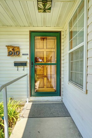 Exterior detail - Ally's Peace of Mind (Weiser)