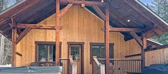 Explorer Creekside Cabin - Private Hot Tub